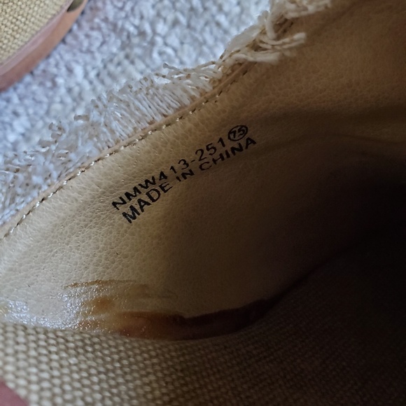 Naughty Monkey Woman's Clogs, 7.5 - Picture 4 of 5